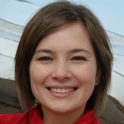 Claire Dumond, Rédactrice en chef